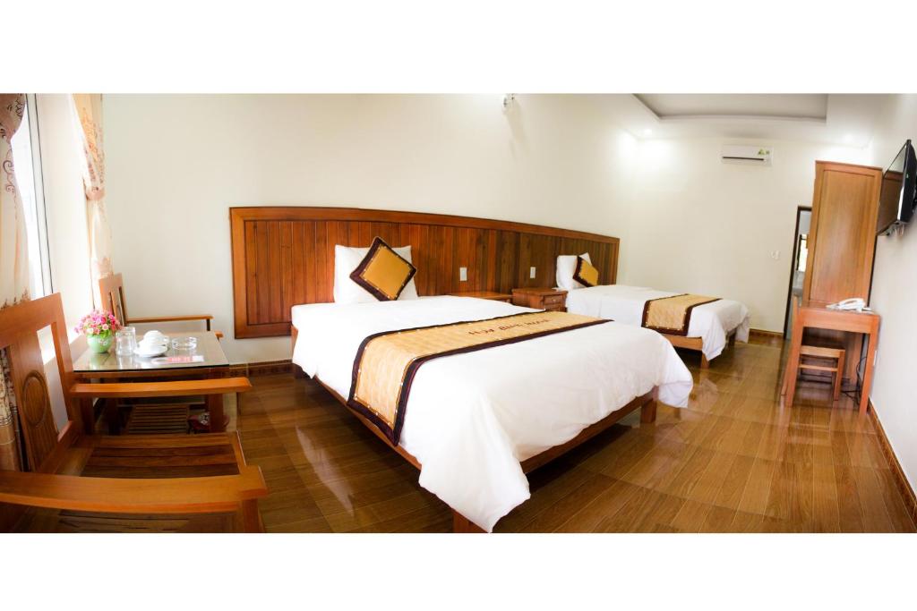 Двухместный (Двухместный номер Делюкс с 2 отдельными кроватями) отеля Hoa Binh Hotel, Донгхой