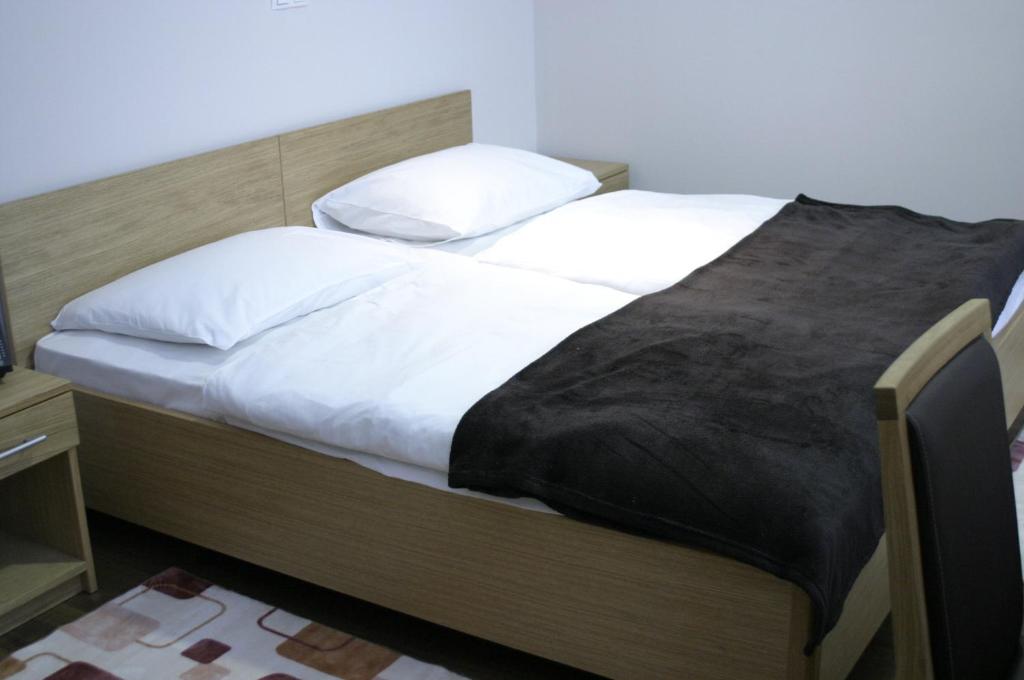 Двухместный (Двухместный номер с 2 отдельными кроватями) отеля Rooms Virovitica, Вировитица