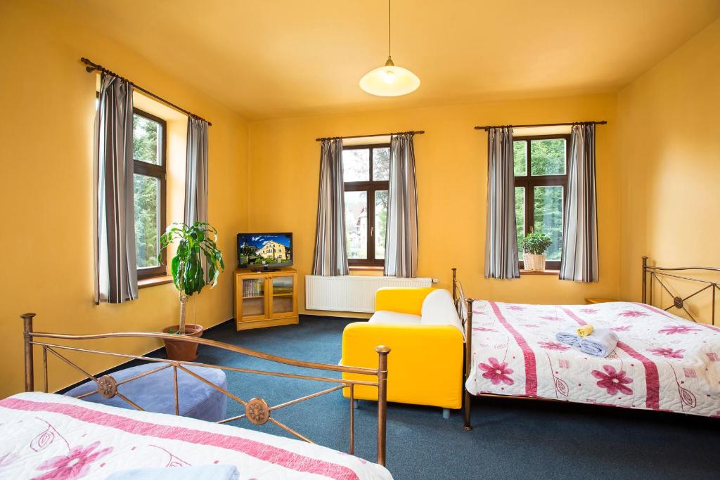 Апартаменты (Апартаменты с 2 спальнями) апартамента Yellow Ski Apartments, Рокитнице-над-Йизероу
