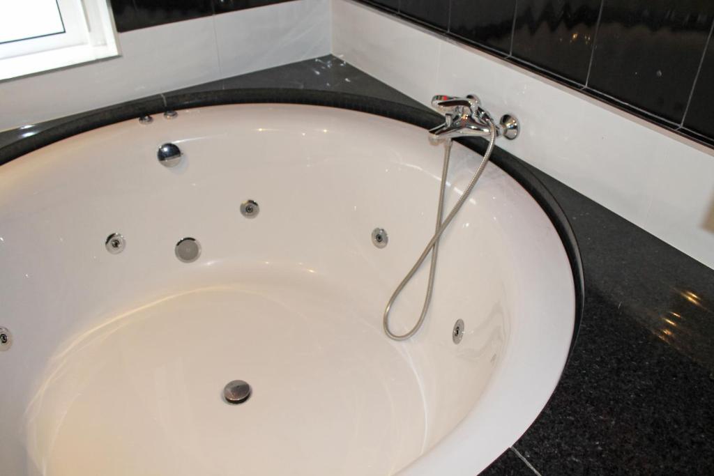 Двухместный (Двухместный номер с 1 кроватью и гидромассажной ванной), Monte Carlo Love Porto