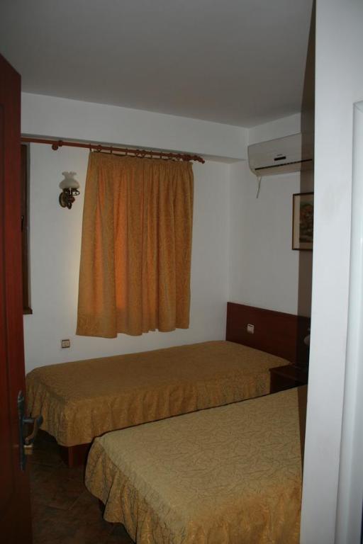 Двухместный (Двухместный номер с 2 отдельными кроватями и ванной комнатой) гостевого дома Todorova House, Златоград