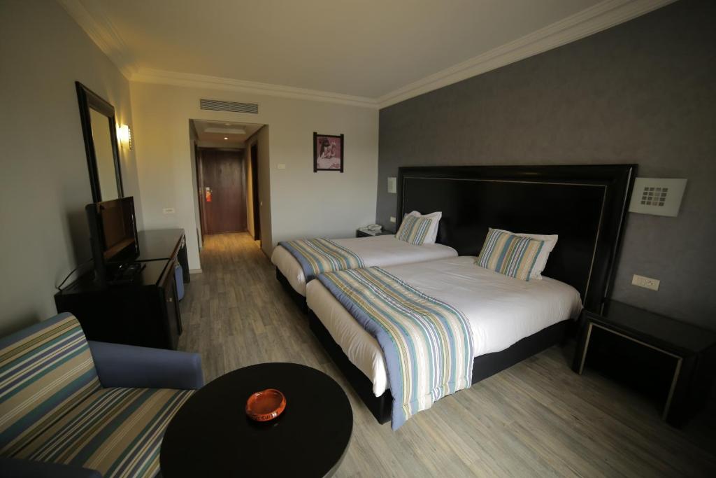 Двухместный (Стандартный двухместный номер с 1 кроватью) отеля Hotel Suisse, Касабланка