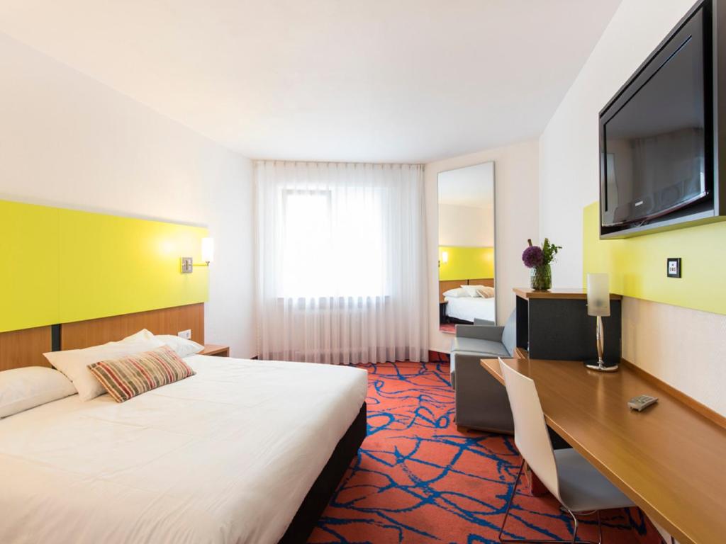 Двухместный (Стандартный двухместный номер с 1 кроватью и диваном-кроватью) отеля Ibis Styles Frankfurt City, Франкфурт-на-Майне