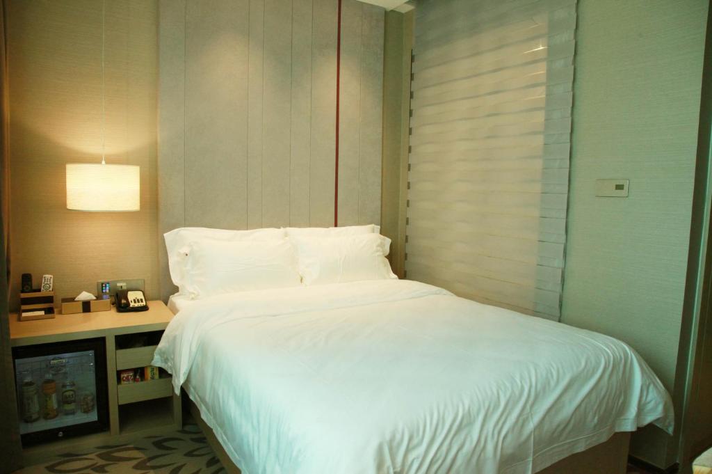 Двухместный (Для граждан материкового Китая - Стандартный двухместный номер с 1 кроватью) отеля Lavande Hotel Changsha Dong Tang, Чанша