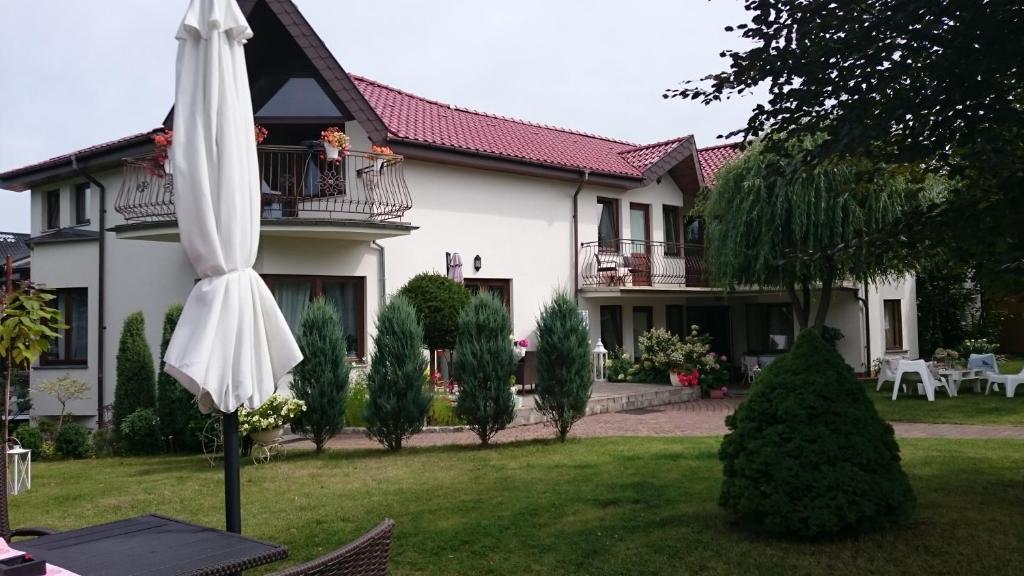 Семейный отель Villa Czarli, Мендзыздрое