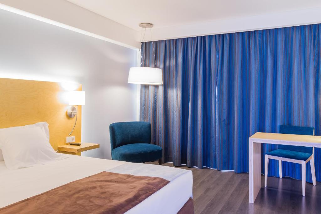 Двухместный (Стандартный двухместный номер с 1 кроватью — Для некурящих) отеля Hotel Mercure Braga Centro, Брага