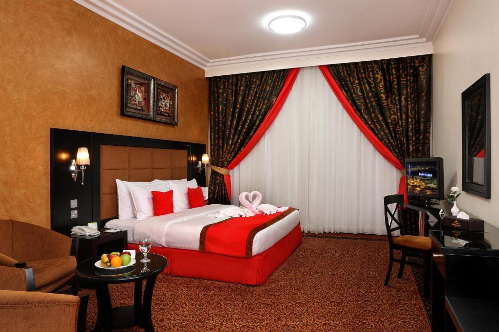 Семейный (Семейный королевский люкс) апарт-отеля Royal Grand Suite Hotel, Шарджа
