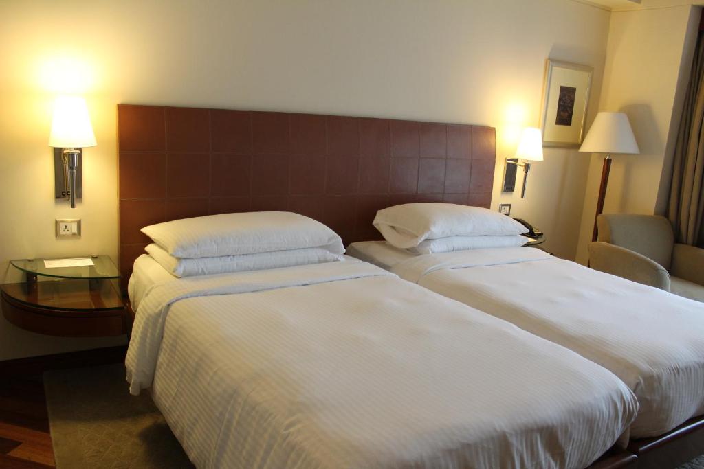 Двухместный (Двухместный номер Делюкс с 2 отдельными кроватями и бесплатным Wi-Fi) отеля Hyatt Regency Kolkata, Калькутта