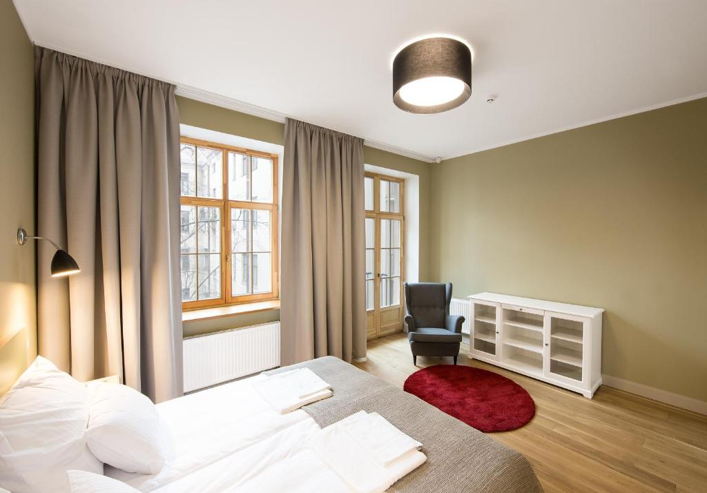 Апартаменты (Апартаменты с 2 спальнями и балконом), Riga Lux Apartments - Skolas