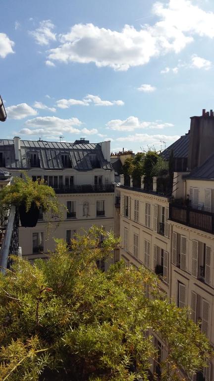Двухместный (Небольшой двухместный номер с 1 кроватью) отеля Hotel Best Western Anjou Lafayette, Париж