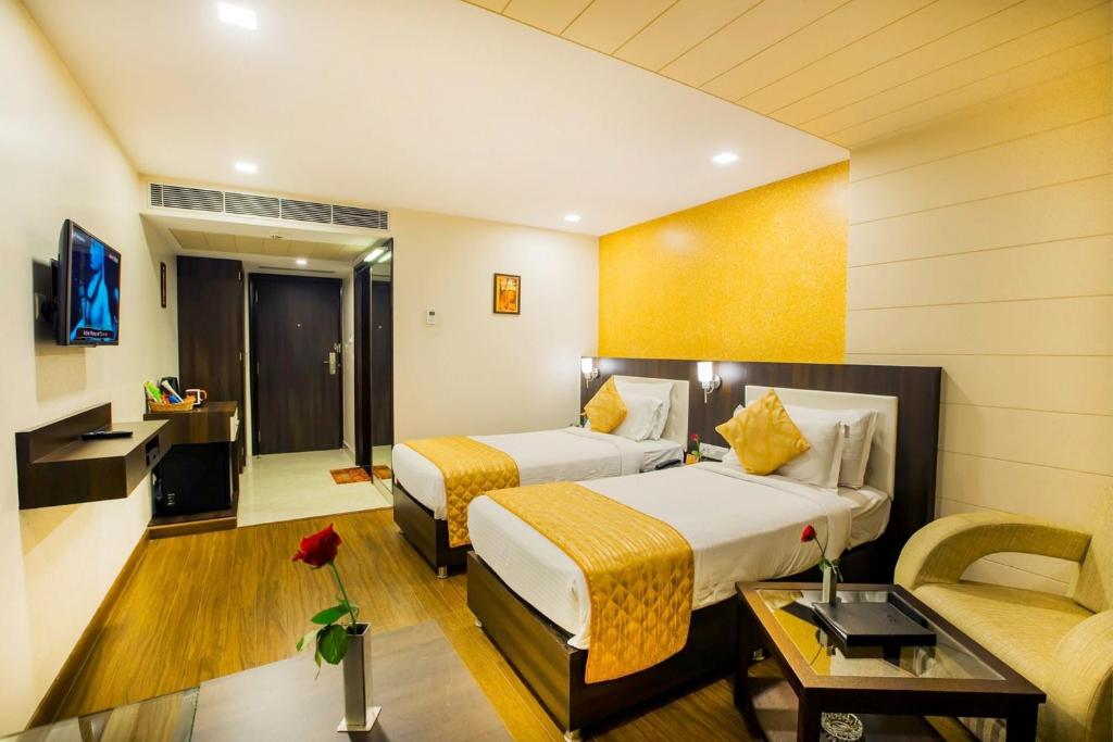 Двухместный (Стандартный двухместный номер с 2 отдельными кроватями) отеля Hotel Kapish Smart-All Pure Veg, Джайпур