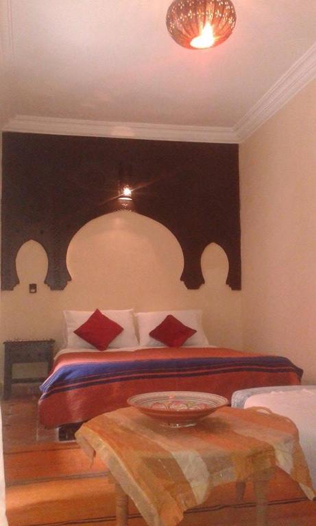 Трехместный (Трехместный номер «Комфорт» с душем) отеля Dar Moughita, Марракеш