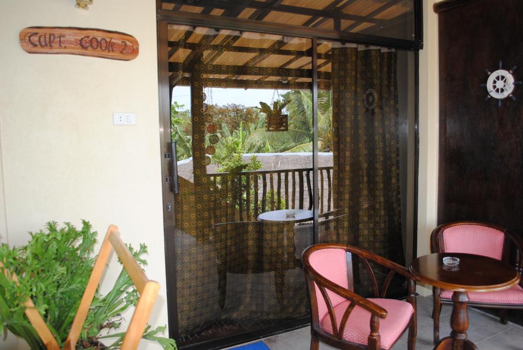 Двухместный (Бюджетный двухместный номер с 1 кроватью) отеля Captain's Lodge and Bar, Панглао