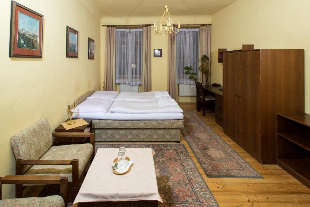 Сьюит (Люкс с 2 спальнями и видом на атриум) гостевого дома Dientzenhofer, Прага