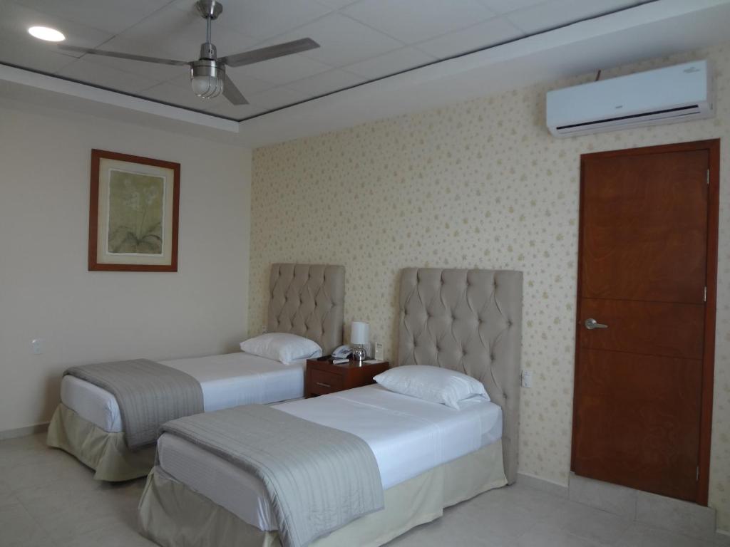 Двухместный (Стандартный двухместный номер с 2 отдельными кроватями) отеля Hotel Civic Express, Поса-Рика-де-Идальго