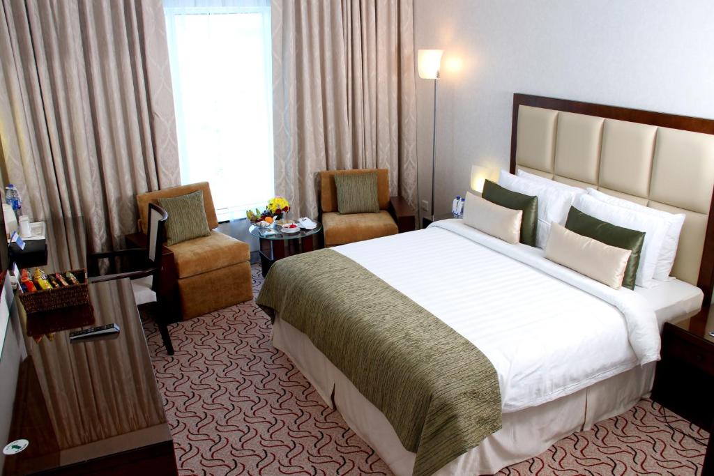 Сьюит (Люкс с 2 спальнями) отеля Samaya Hotel Deira, Дубай