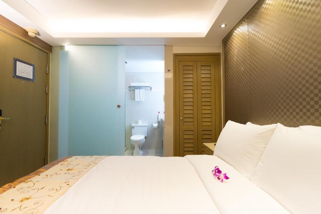 Двухместный (Двухместный номер Делюкс с 1 кроватью или 2 отдельными кроватями) отеля Empress Hotel Ho Chi Minh City, Хошимин