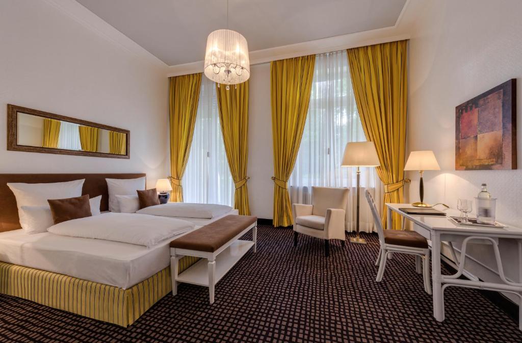 Двухместный (Улучшенный двухместный номер с 1 кроватью) отеля Hotel am Sophienpark, Баден-Баден