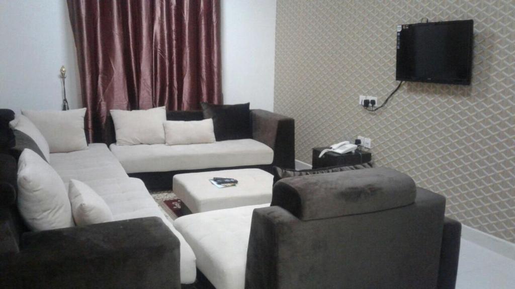 Апартаменты (Апартаменты с 2 спальнями) апарт-отеля Jawharet Al Kheir Furnished Apartments, Салала