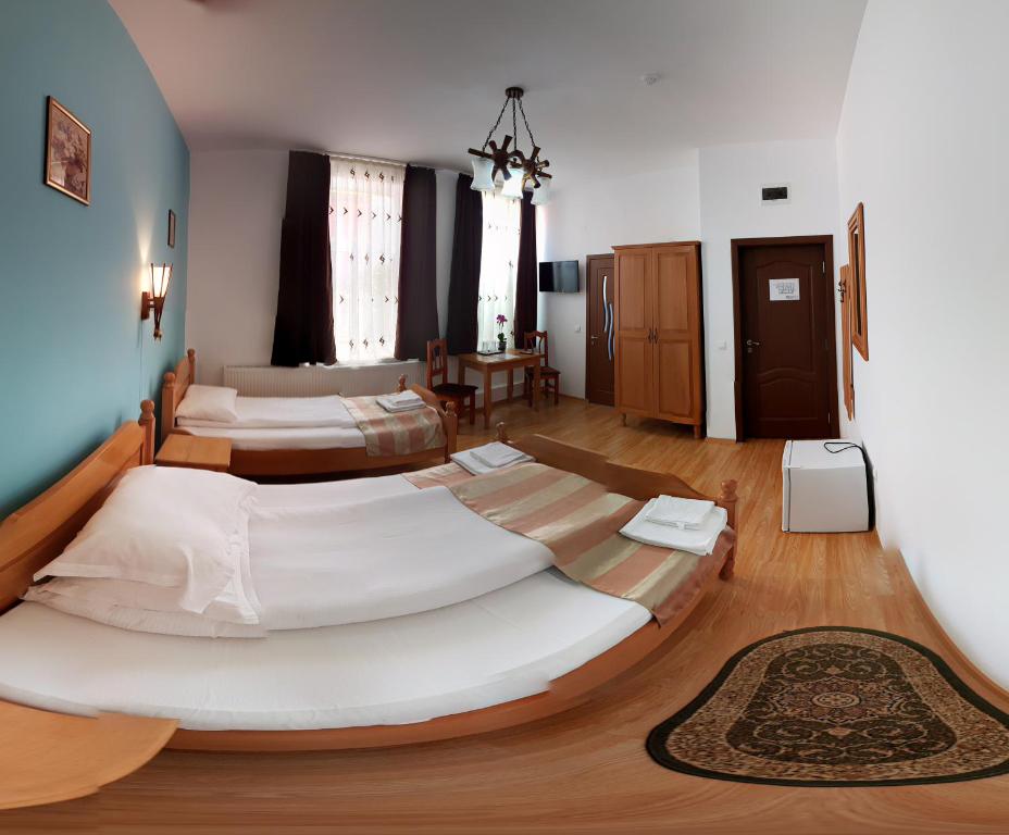 Двухместный (Улучшенный двухместный номер с 1 кроватью) гостевого дома Pensiunea Muresul, Тыргу-Муреш
