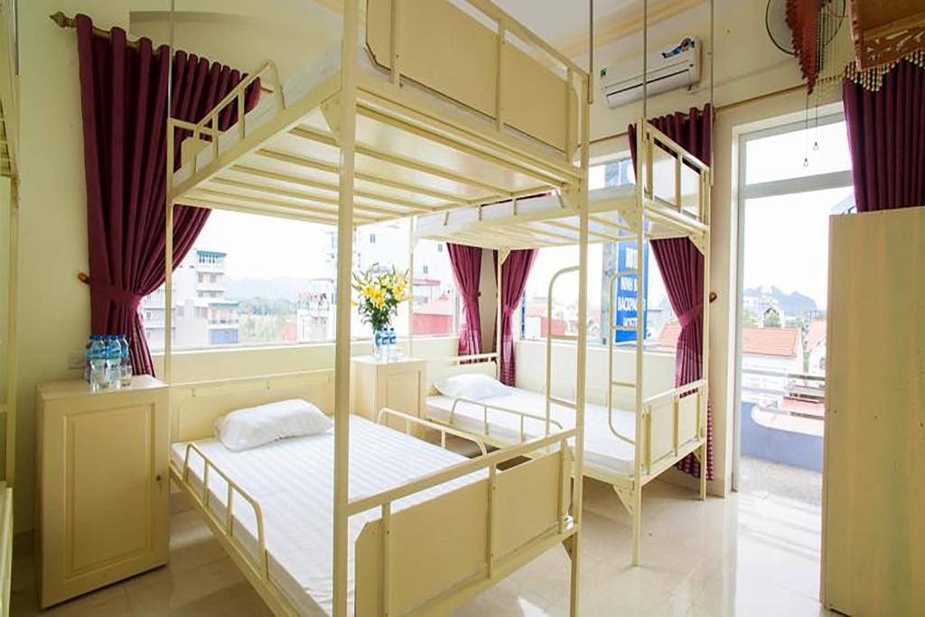 Номер (Односпальная кровать в общем номере для мужчин и женщин) хостела Ninh Binh Downtown Backpacker Hostel, Ниньбинь