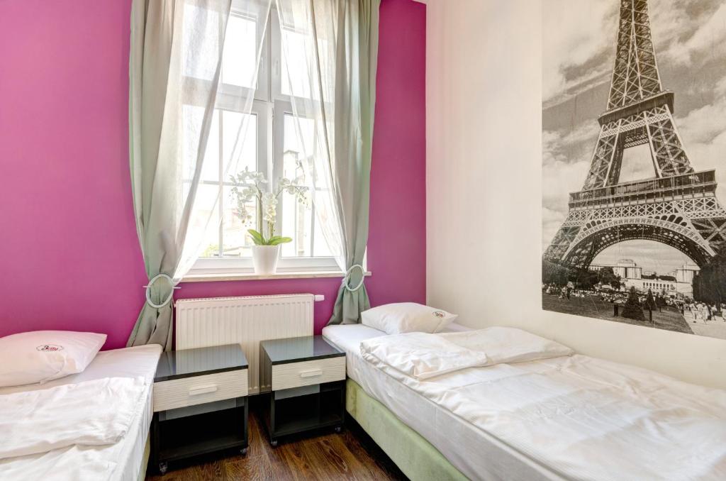 Двухместный (Двухместный номер с 2 отдельными кроватями и общей ванной комнатой) хостела 3City Hostel, Гданьск