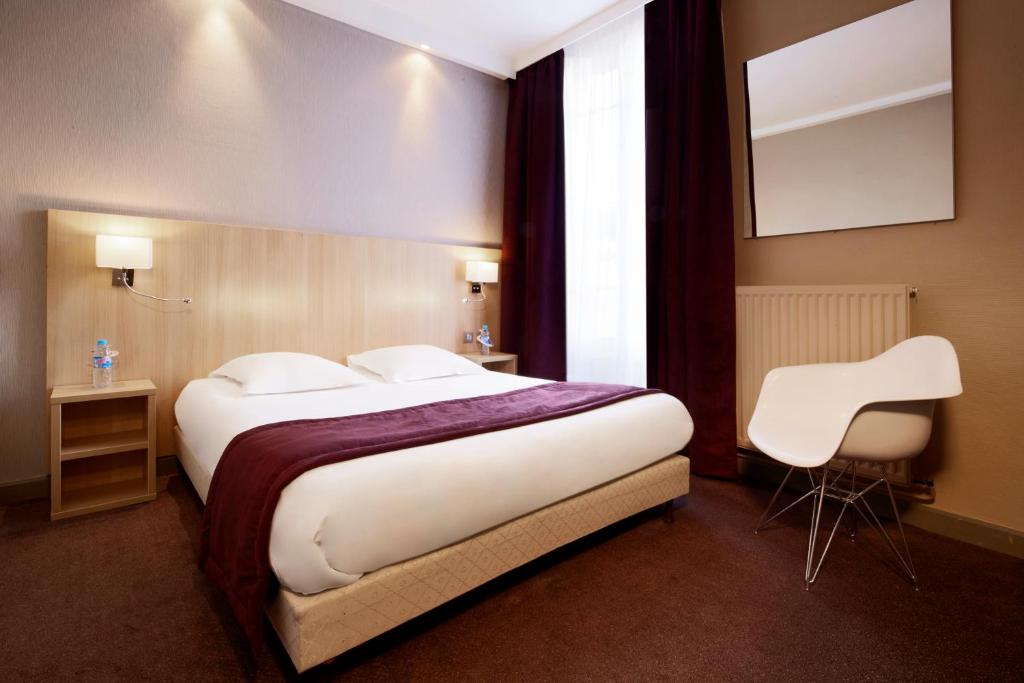Двухместный (Улучшенный двухместный номер с 1 кроватью) отеля Hôtel Kyriad and Spa Reims centre, Реймс