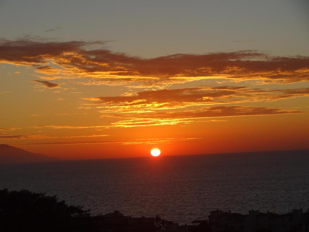 Четырехместный (Стандартный люкс), Emperador Vallarta Beachfront Hotel and Suites