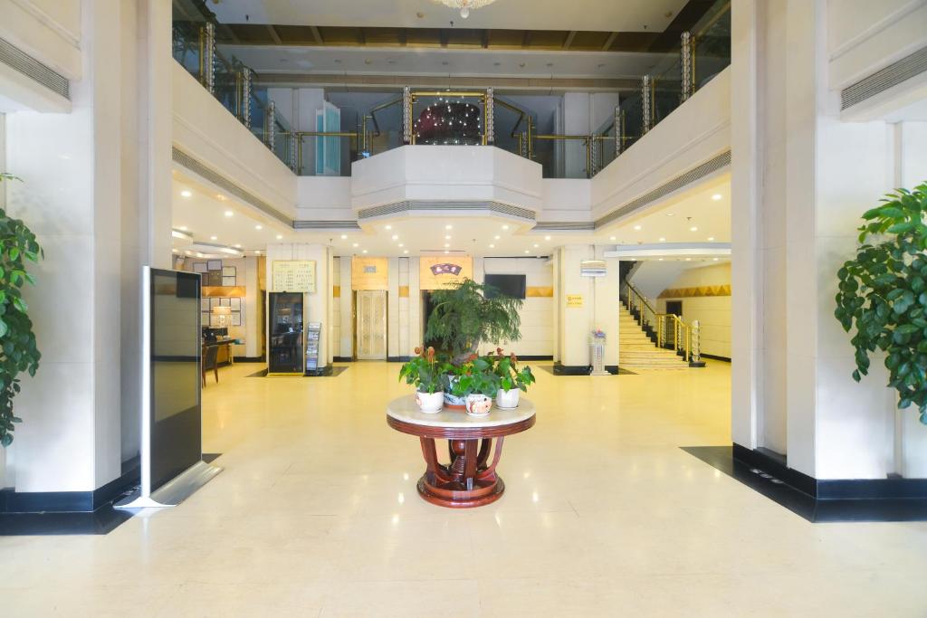 Отель Qinhuangdao Yang Cheng Hotel, Циньхуандао