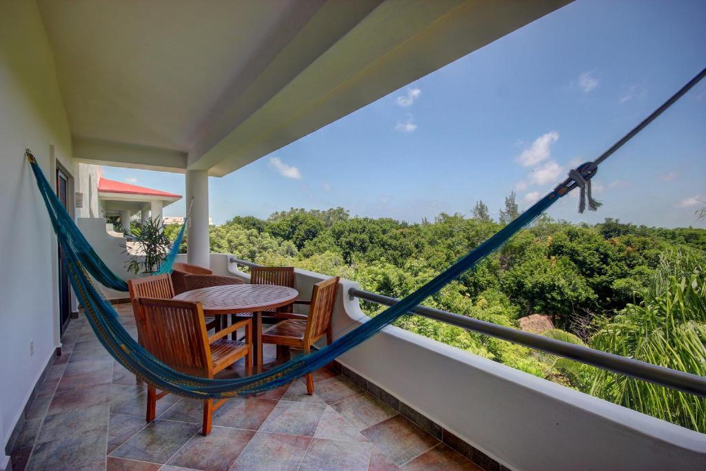 Апартаменты (Апартаменты в пентхаусе Riviera с 2 спальнями), Riviera Maya Suites