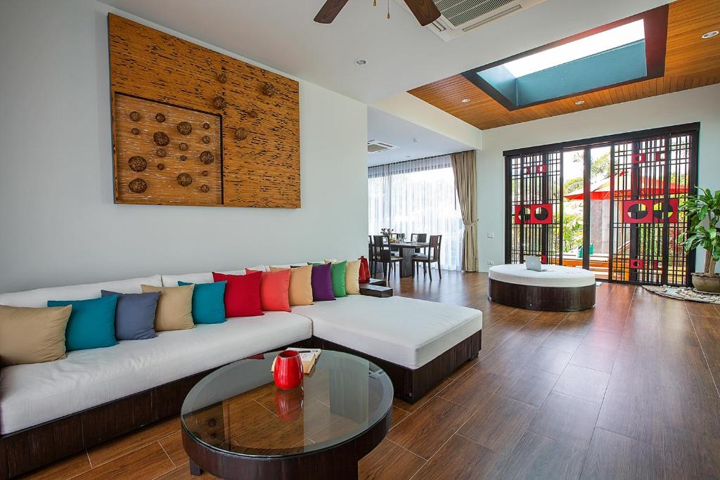 Вилла (Вилла, оформленная в современном стиле «Дзен», с 2 спальнями и собственным бассейном) виллы Baan Bua Estate by Tropiclook, Пхукет