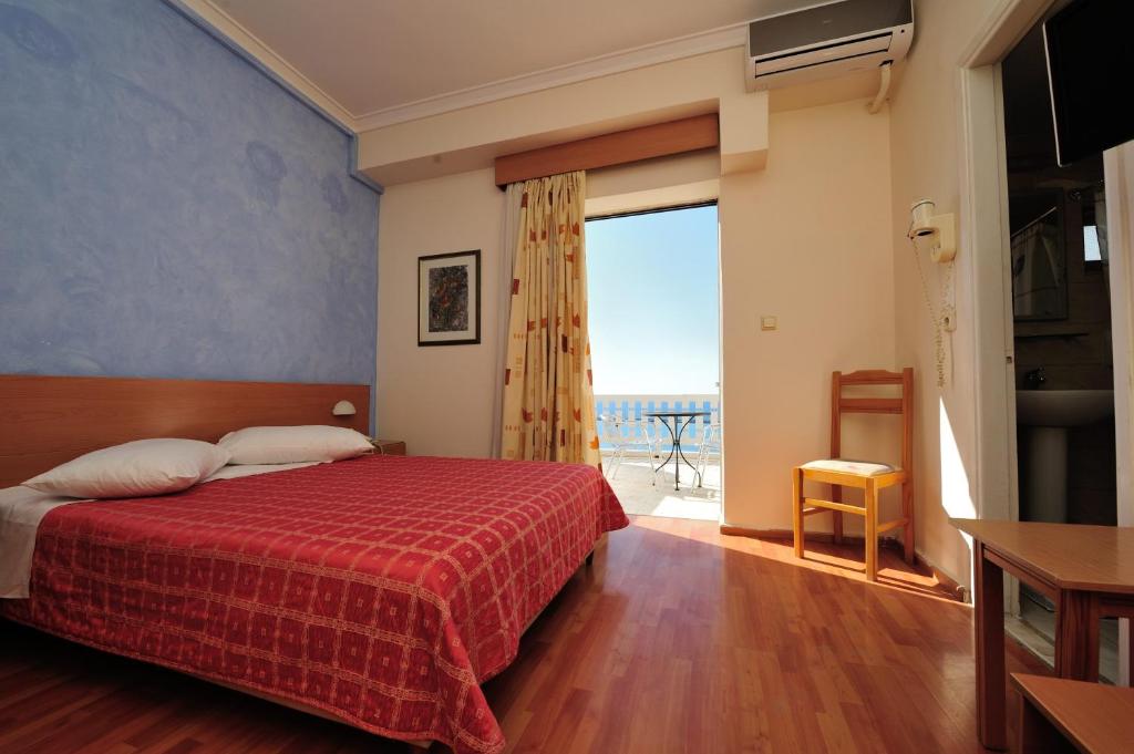Двухместный (Двухместный номер с 1 кроватью или 2 отдельными кроватями, вид на город) отеля Adonis City Hotel, Патра