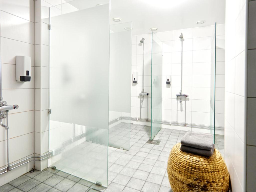 Двухместный (Номер Твин с общей ванной комнатой (без окна)) хостела Mosebacke Hostel, Стокгольм