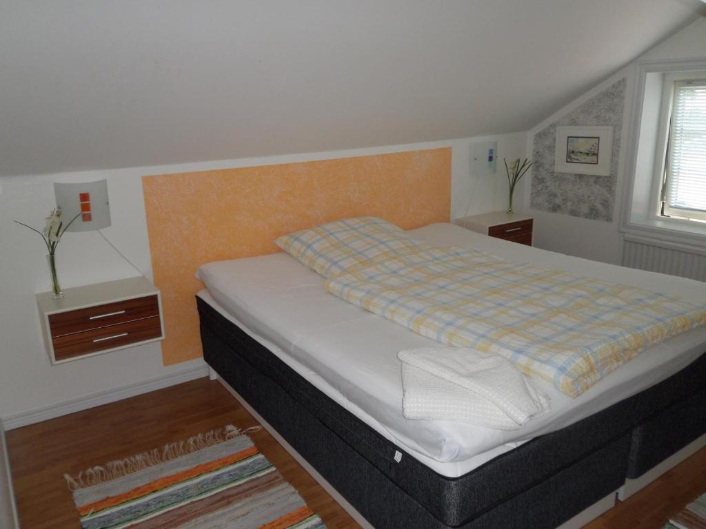 Двухместный (Двухместный номер с 1 кроватью и собственной ванной комнатой вне номера) отеля Skogis Bed & Breakfast, Катринехольм