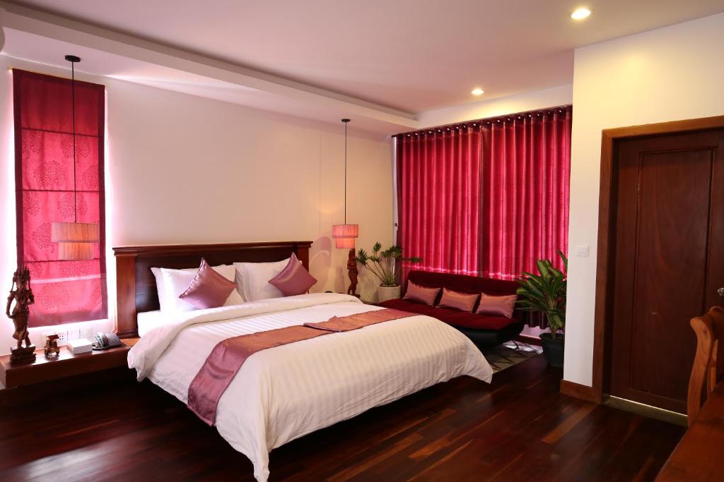 Двухместный (Двухместный номер Делюкс с 1 кроватью или 2 отдельными кроватями - Бесплатный трансфер до отеля) отеля Holy Angkor Hotel, Сием Рип