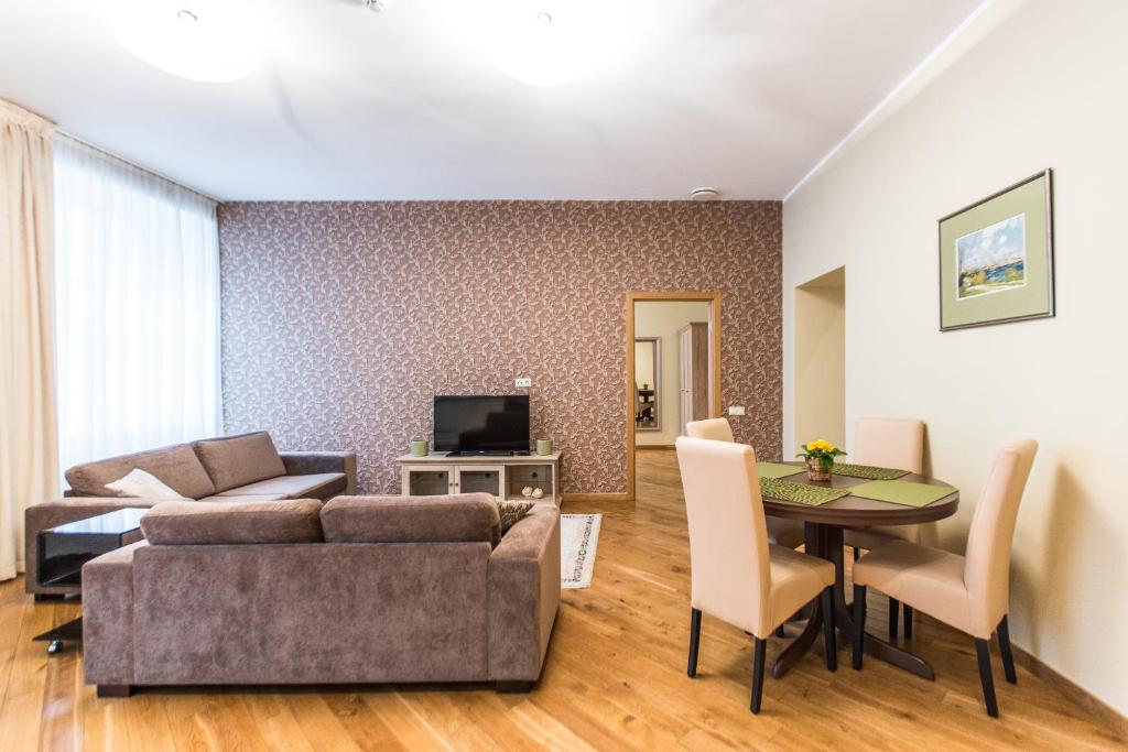 Апартаменты (Апартаменты с 2 спальнями и балконом), Riga Lux Apartments - Ernesta