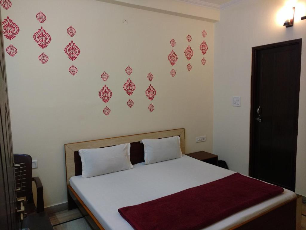 Двухместный (Стандартный двухместный номер с 1 кроватью (без кондиционера)), Madhav Guest House