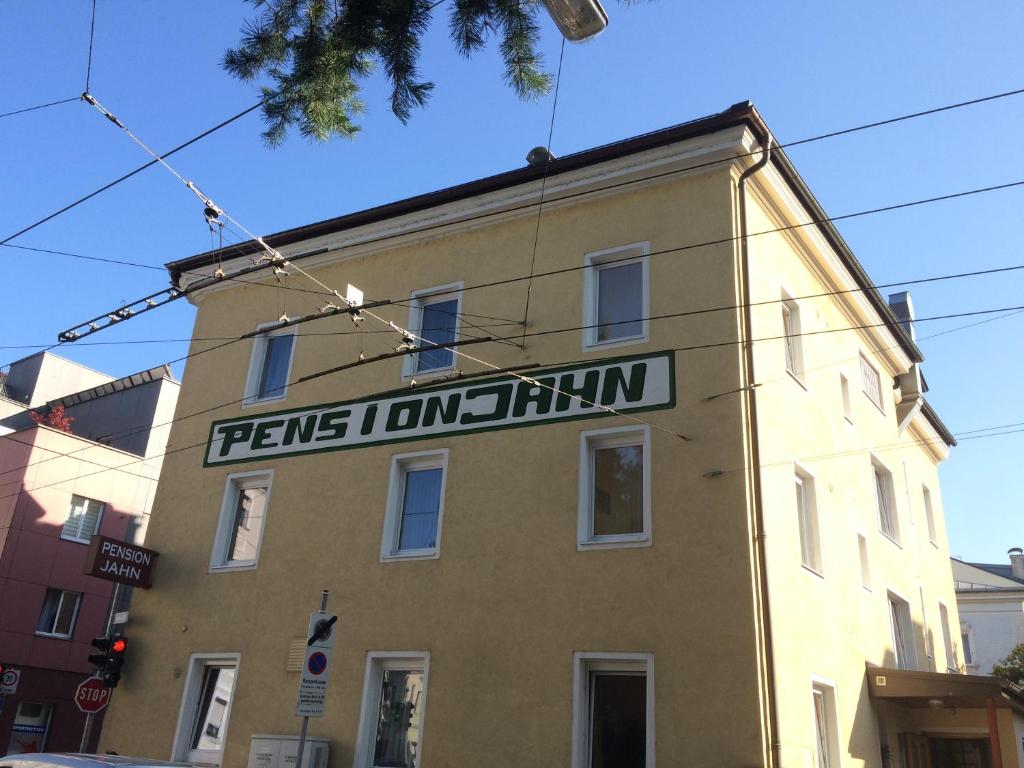 Отель Pension Jahn, Зальцбург