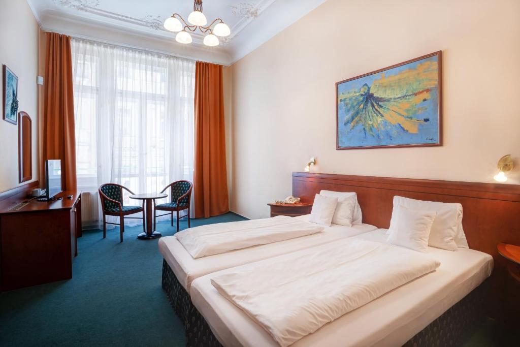 Двухместный (Специальное предложение - Двухместный номер с 1 кроватью и пакетом спа-услуг) отеля Hotel-Sanatorium Westend, Марианские Лазне