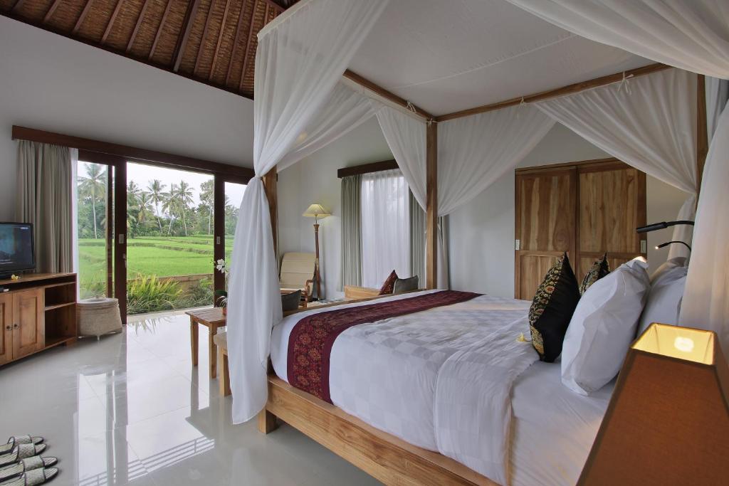 Вилла (Люкс с видом на бассейн), Puri Landu Ubud Luxury Villas