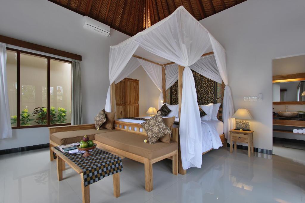 Вилла (Люкс с видом на бассейн), Puri Landu Ubud Luxury Villas