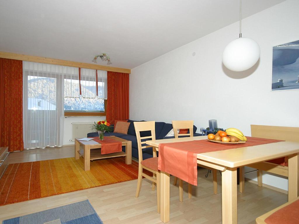 Апартаменты (Улучшенные апартаменты с 1 спальней) гостевого дома Pension Lehnerhof, Зефельд-ин-Тироль