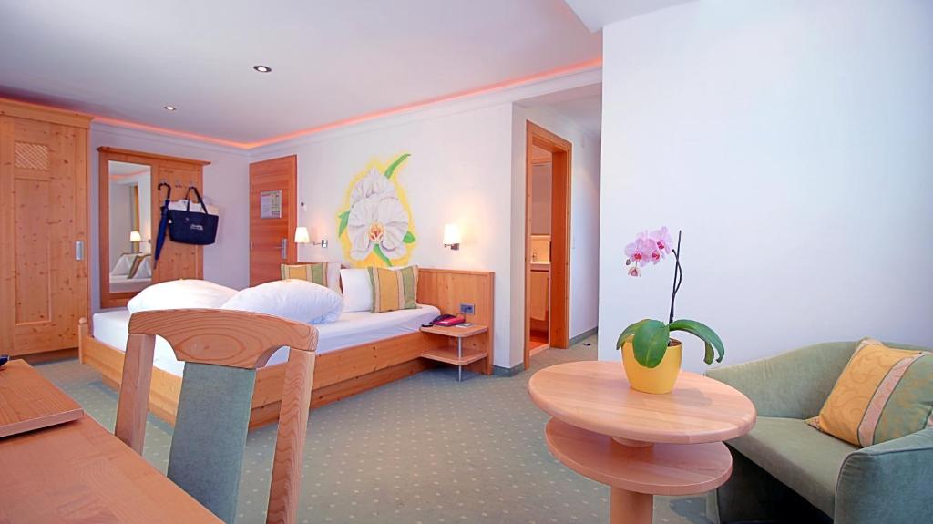 Двухместный (Улучшенный двухместный номер с 1 кроватью) отеля Vital-Hotel Samnaunerhof Superior, Замнаун