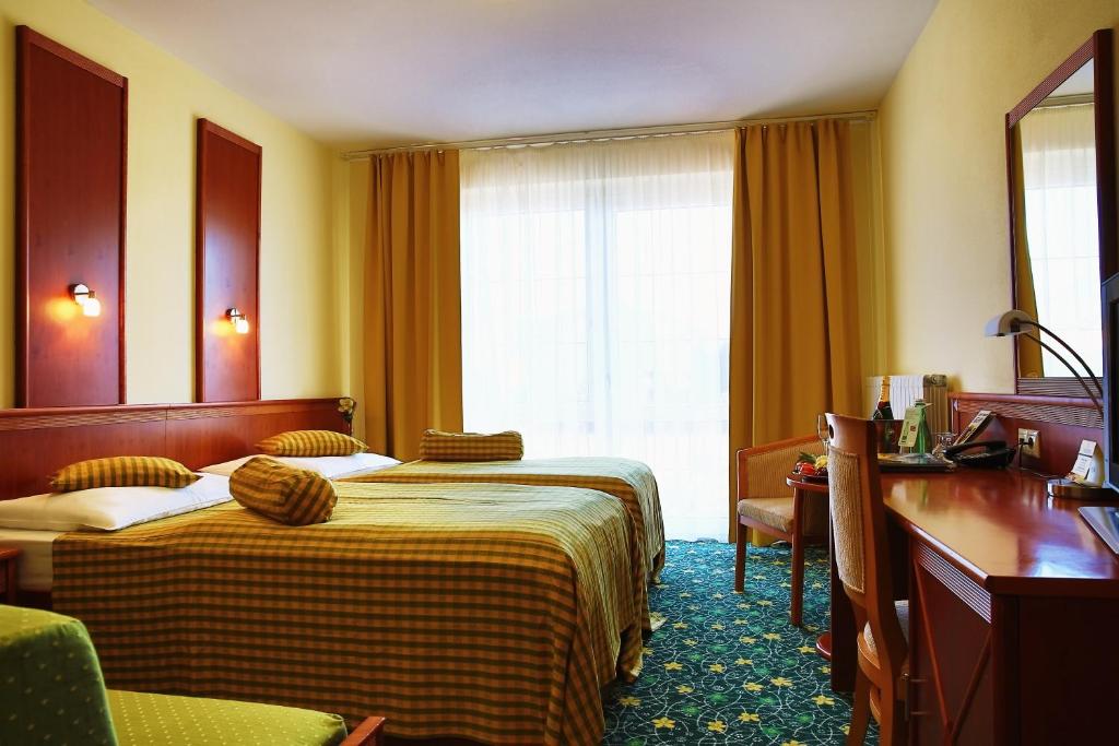 Трехместный (Стандартный трехместный номер) отеля PRIMAVERA Hotel & Congress centre, Пльзень