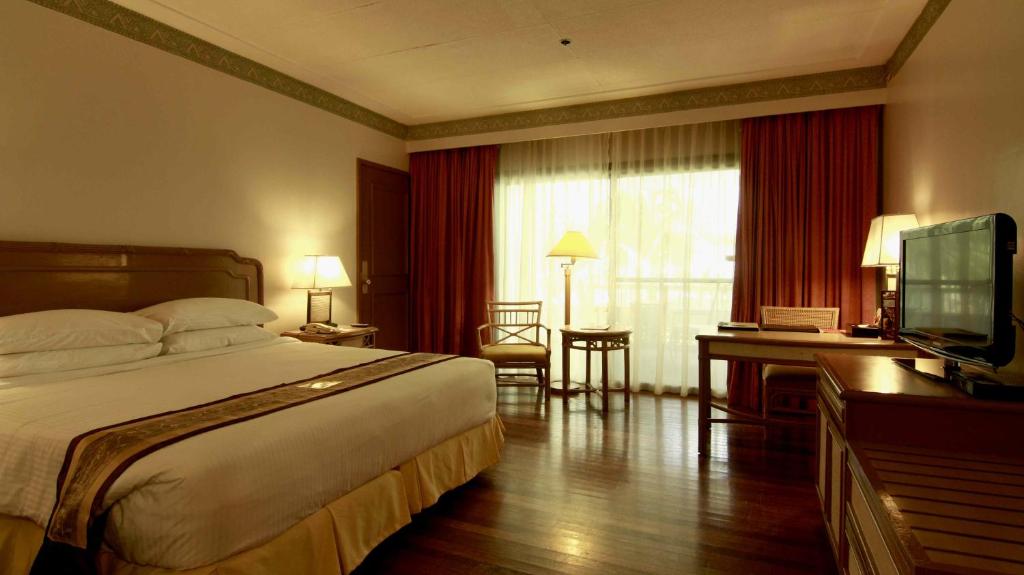 Двухместный (Двухместный номер «Премиум» с 1 кроватью или 2 отдельными кроватями) отеля Waterfront Insular Hotel Davao, Давао