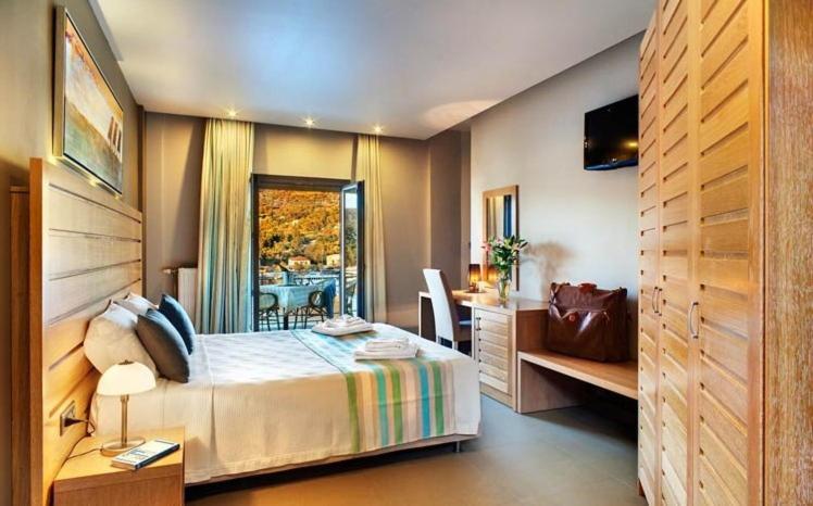 Двухместный (Двухместный номер с 1 кроватью или 2 отдельными кроватями и видом на море) отеля Hotel Filakas, Сивота