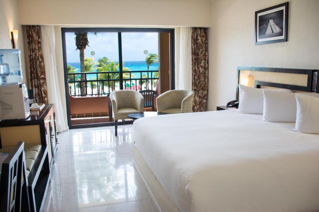 Одноместный (Номер Select, рядом с океаном (для 1 взрослого), только для взрослых) курортного отеля Sandos Playacar Beach Resort All Inclusive, Плая-дель-Кармен