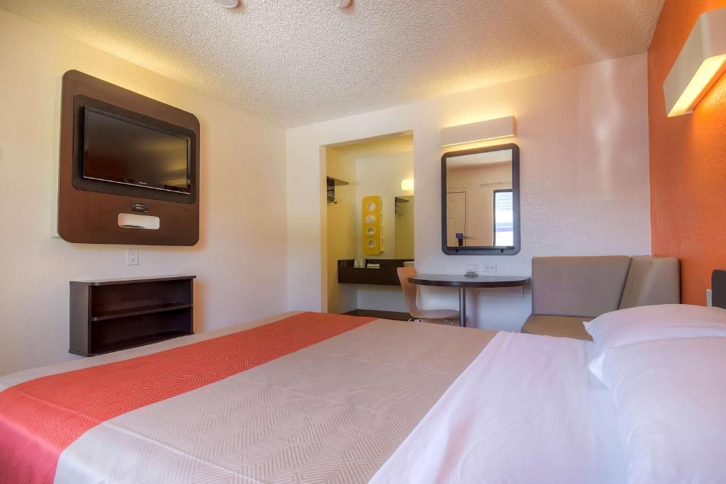 Двухместный (Номер с кроватью размера «queen-size») отеля Motel 6-Las Vegas, NV - I-15, Лас-Вегас