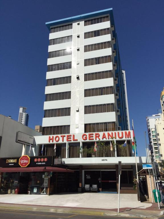Отель Hotel Geranium, Балнеариу-Камбориу