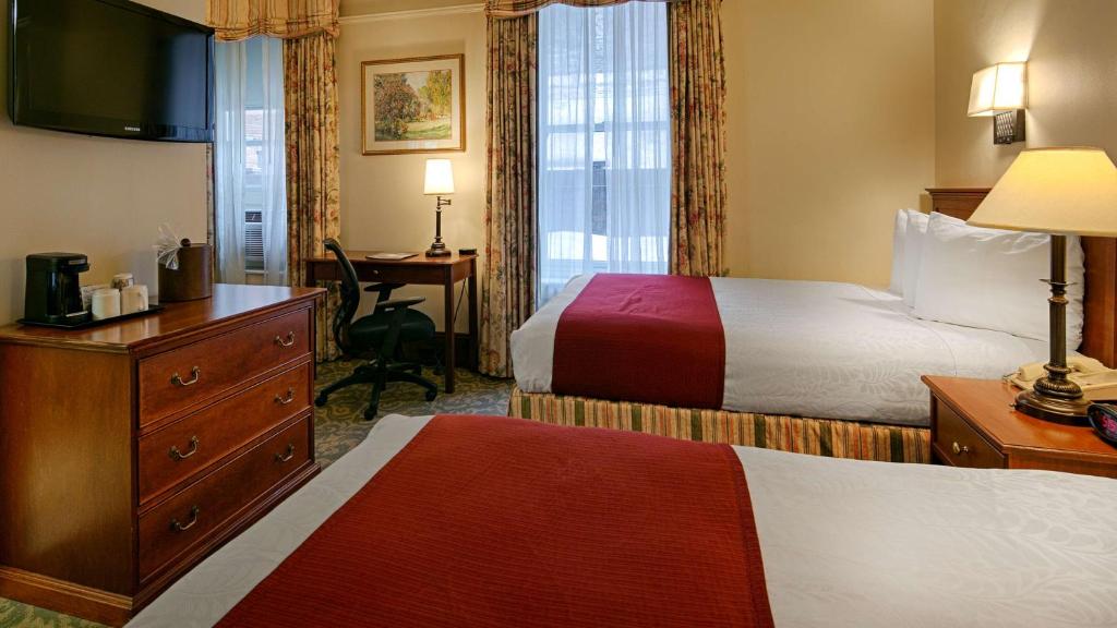 Семейный (Номер Делюкс с 2 двуспальными кроватями — Вид на город) отеля Best Western Plus Pioneer Square Hotel Downtown, Сиэтл